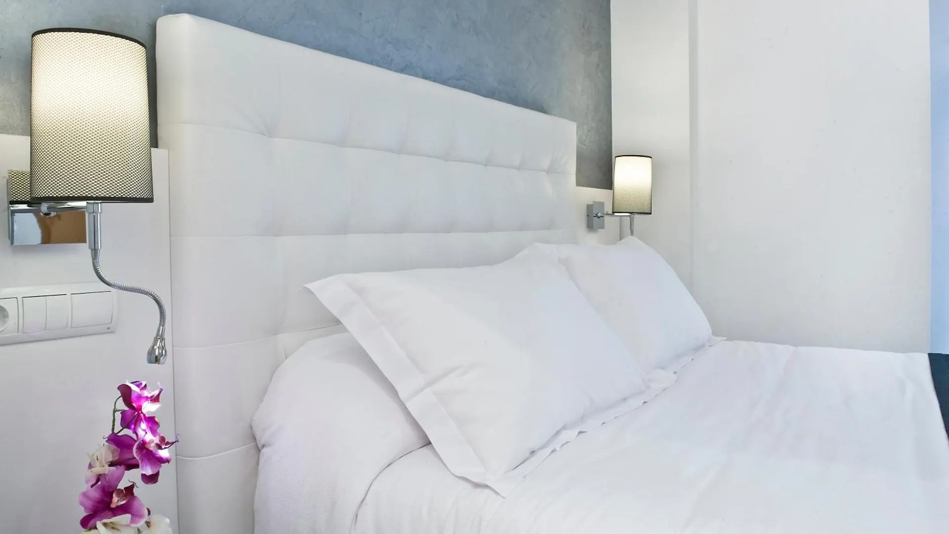 Home To Home Barcellona Aparthotel