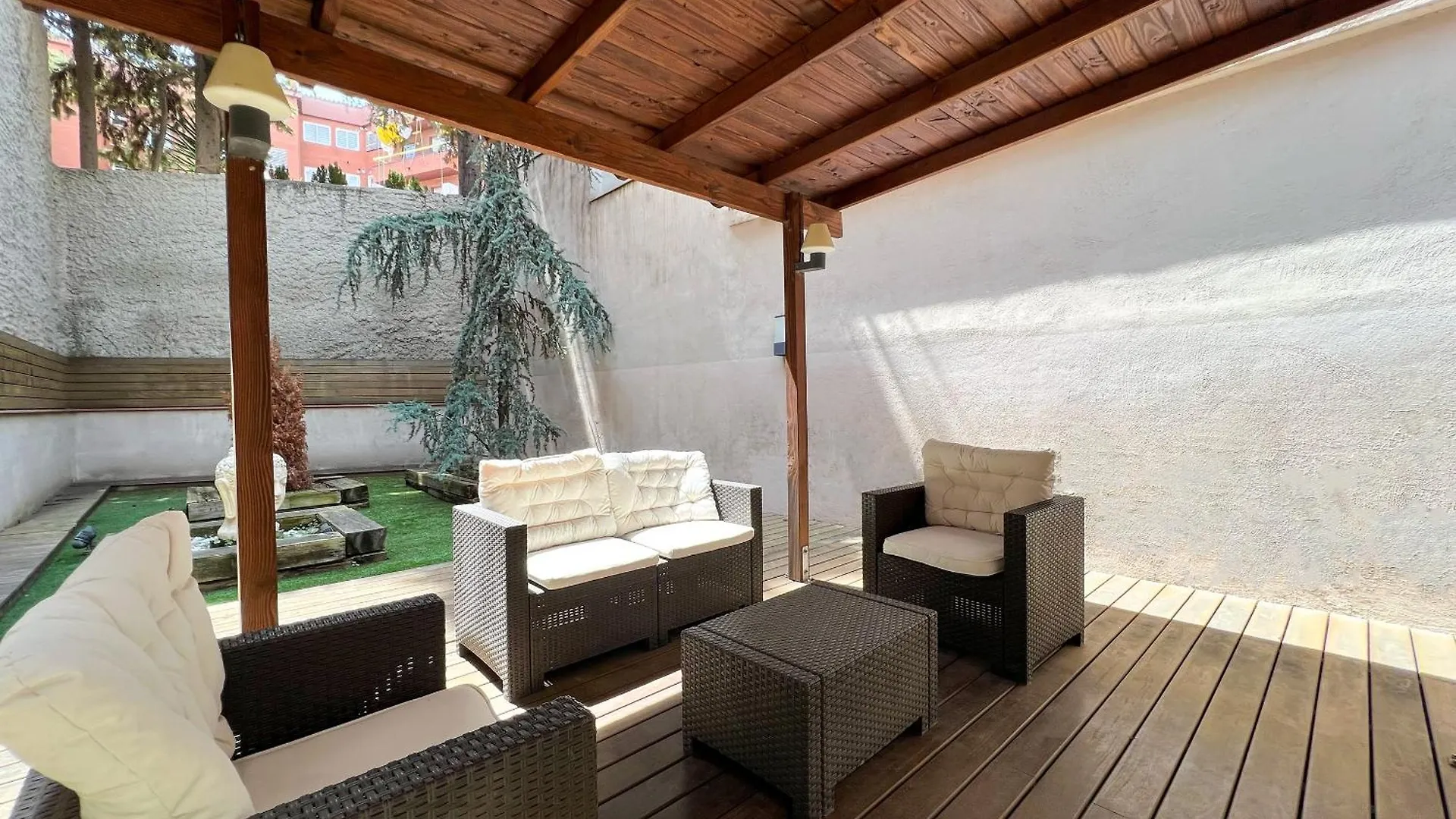 Aparthotel Home To Home Barcellona