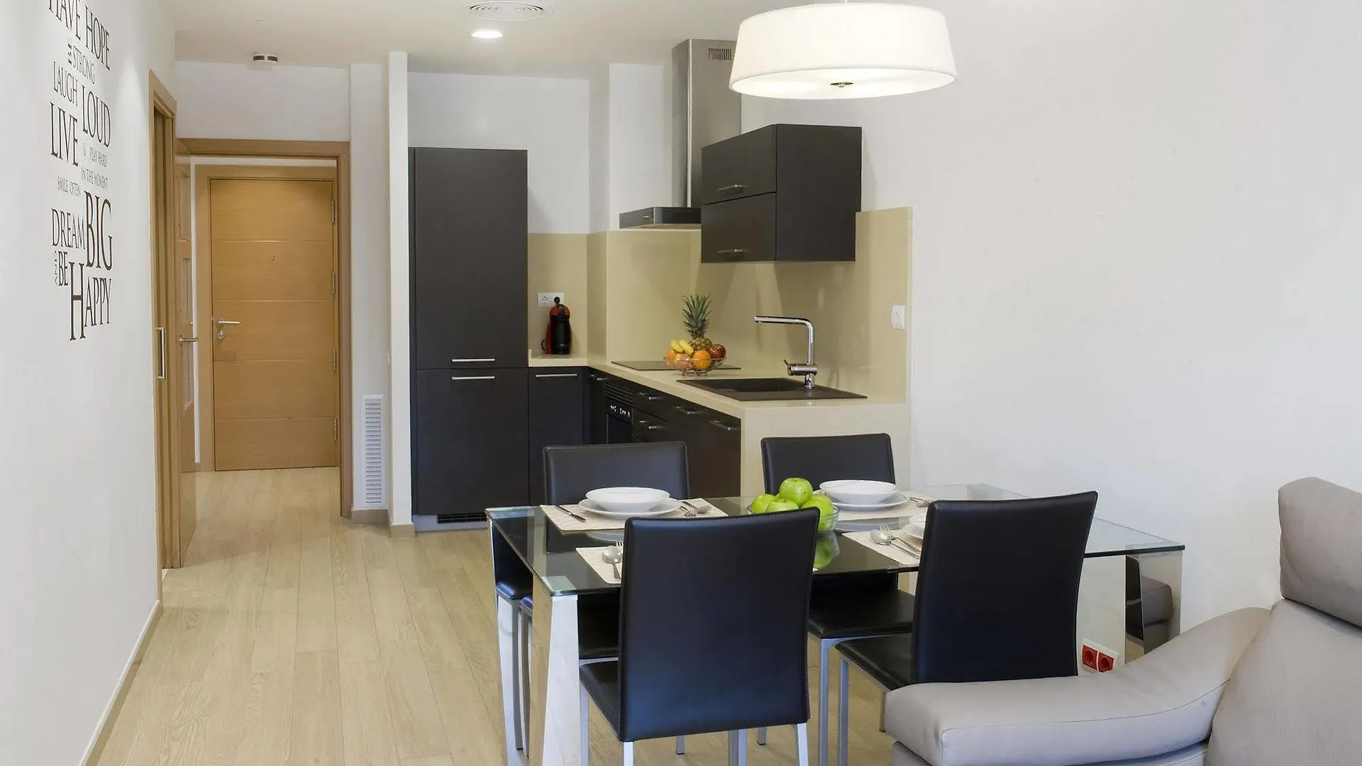 Aparthotel Home To Home Barcelona