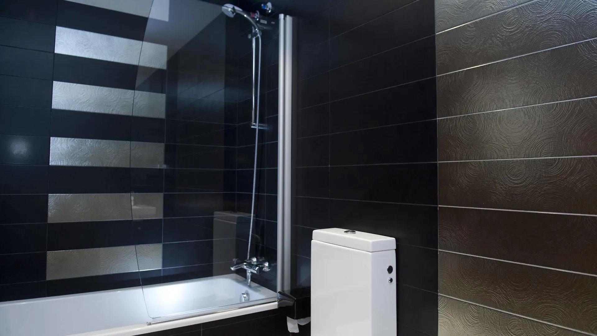 **** Aparthotel Home To Home Barcellona Spagna