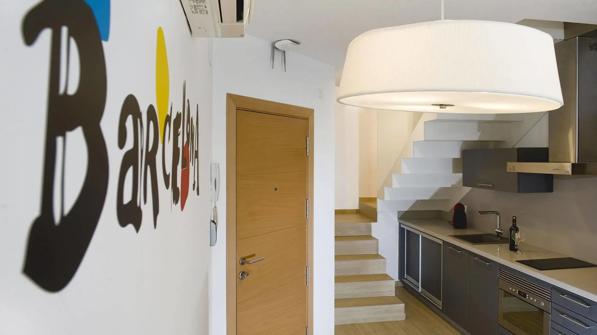 Home To Home Barcelona Hotel apartamentowy