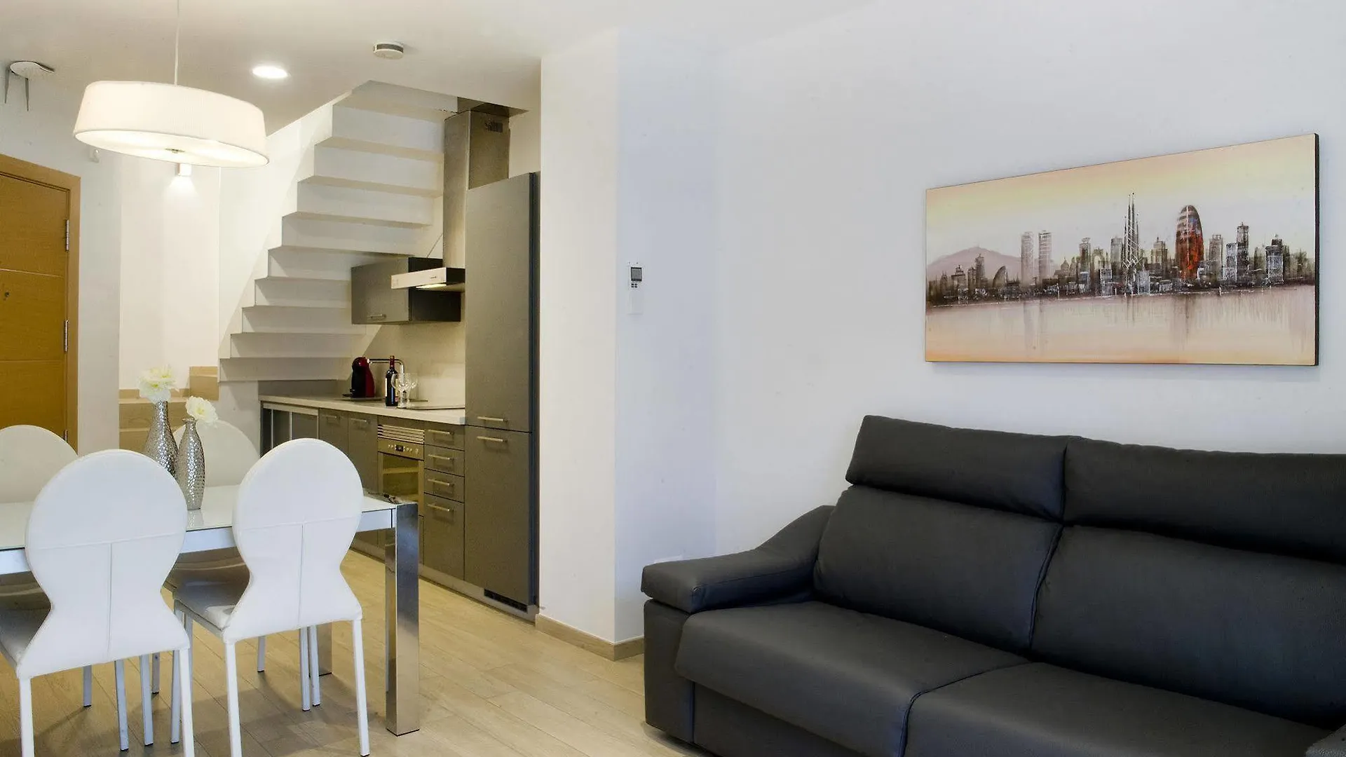 Home To Home Barcelona 4*,  Hiszpania